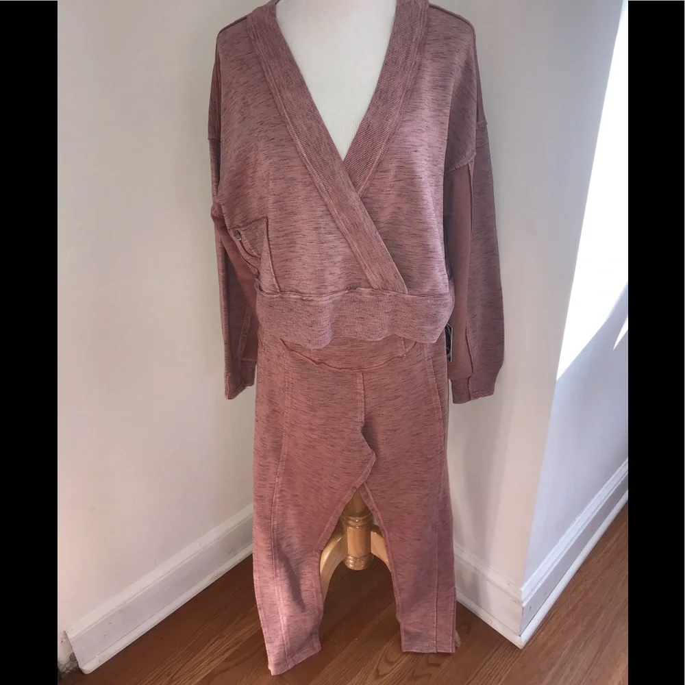 NWT Free People Movement Surplice Legging Wrap Sweatshirt Set Large.